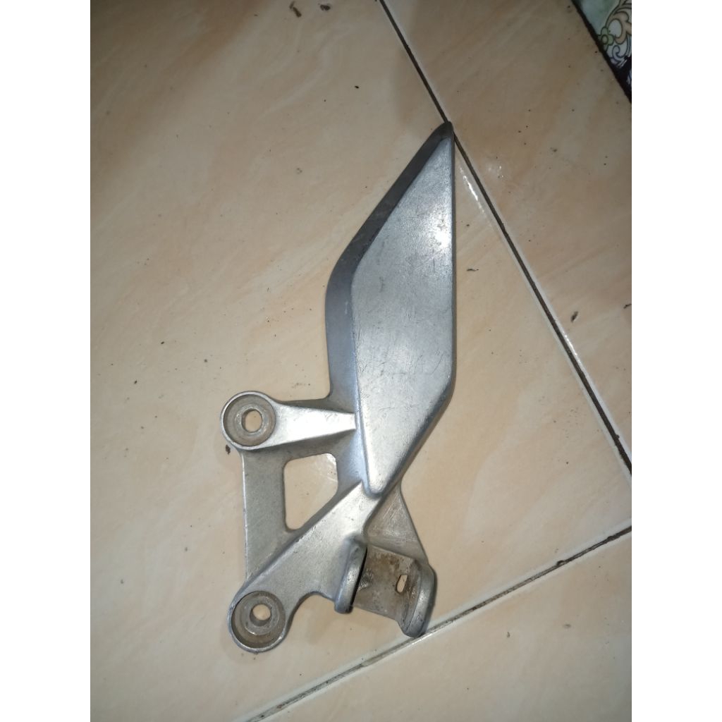 Postep Footstep Bostep Step Dudukan pijakan kaki depan kiri Honda Cb150r CB 150 R Old StreetFire ori