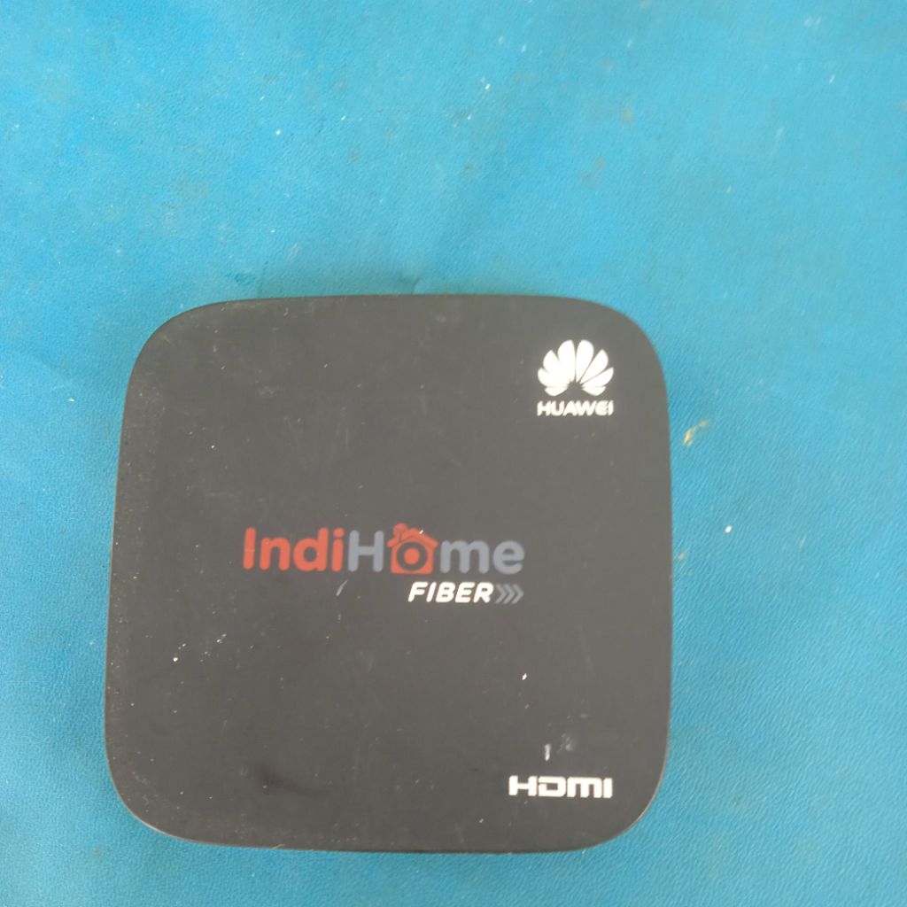 STB HUAWEI (EC6108V9) Made in China.