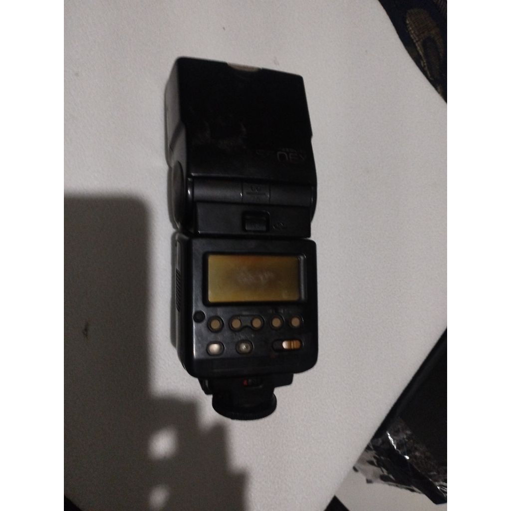 Canon 550EX (kondisi mati)