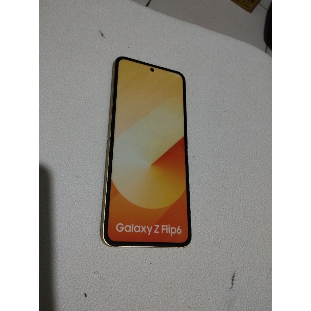 dummy Samsung galaxy Z Flip 6 (hp pajangan)