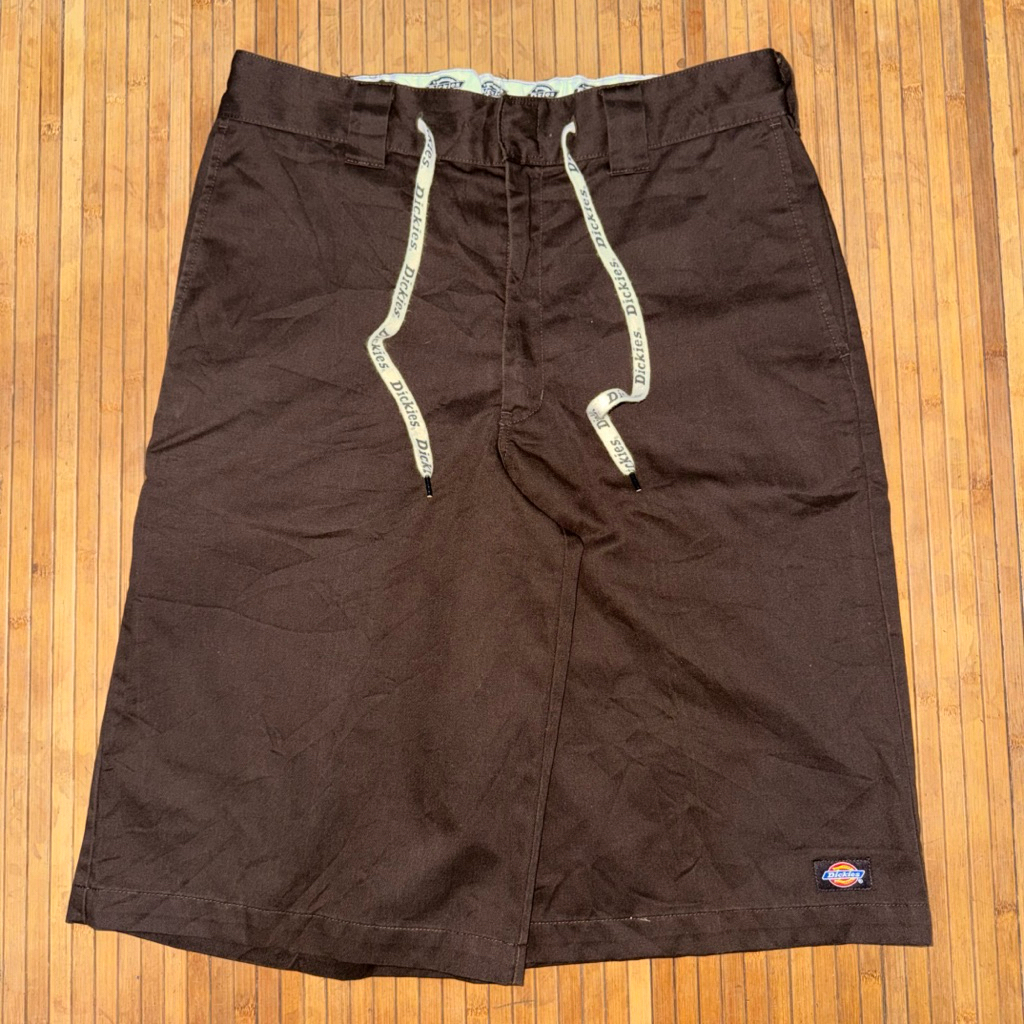 DICKIES LOOSE FIT CELL POCKET DARK BROWN UTILITY SHORT JORTS PANTS
