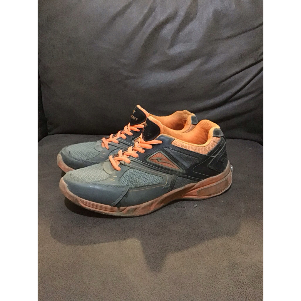 Preloved Sepatu Olahraga Pro ATT Pria Orange Mix Size 40
