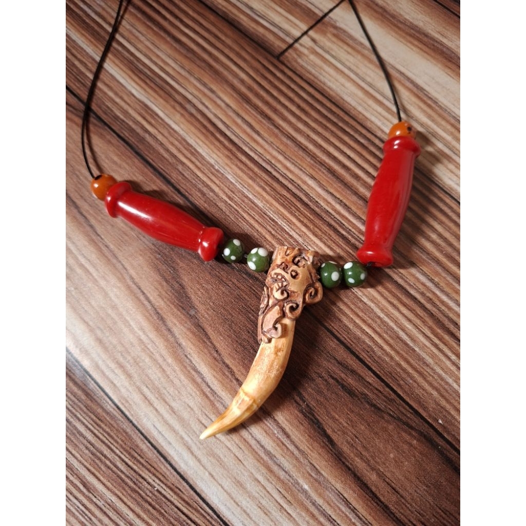 kalung ori manik.tanduk dan taring lawas