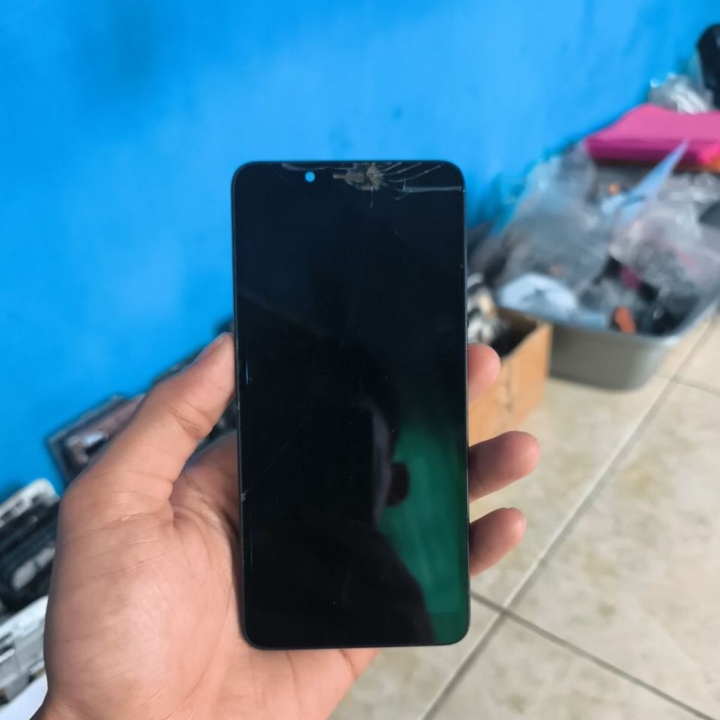 LCD TOUCHRIN SATUSET XIAOMI REDMI 6A MINUS SEPERTI DI GAMBAR SENTUHAN AMAN LAYAK PAKAI ORIGINAL COPO