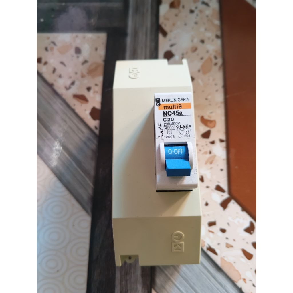 Box Mcb Merk Merlin Gerin cocok untuk Mcb Merlin Gerin dan Schneider Standar PLN