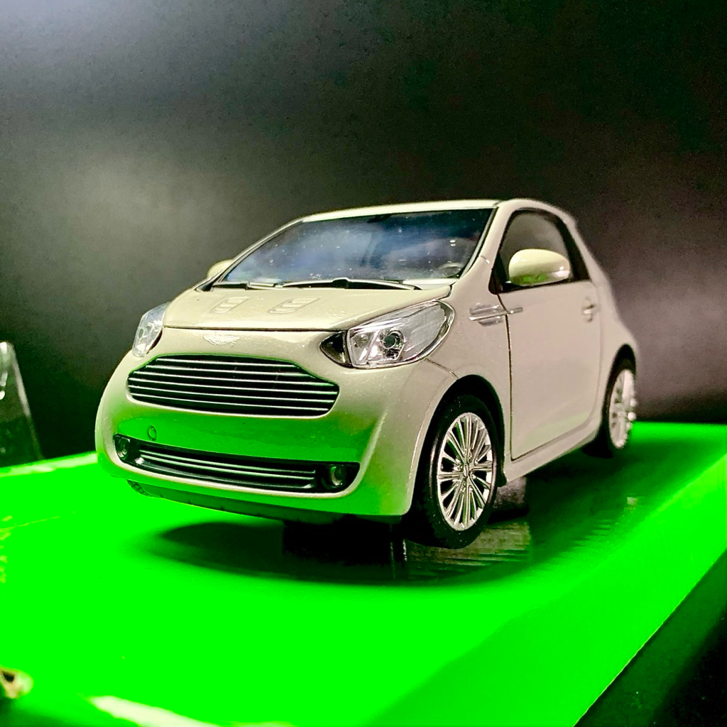 WELLY ASTON MARTIN CYGNET 1/24
