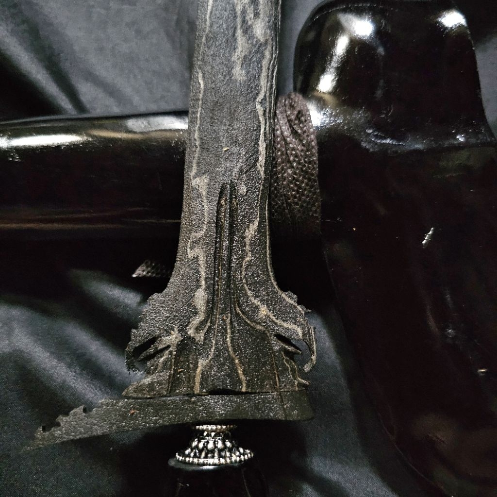 Keris Karno Tinanding Pamor Banyu Mili