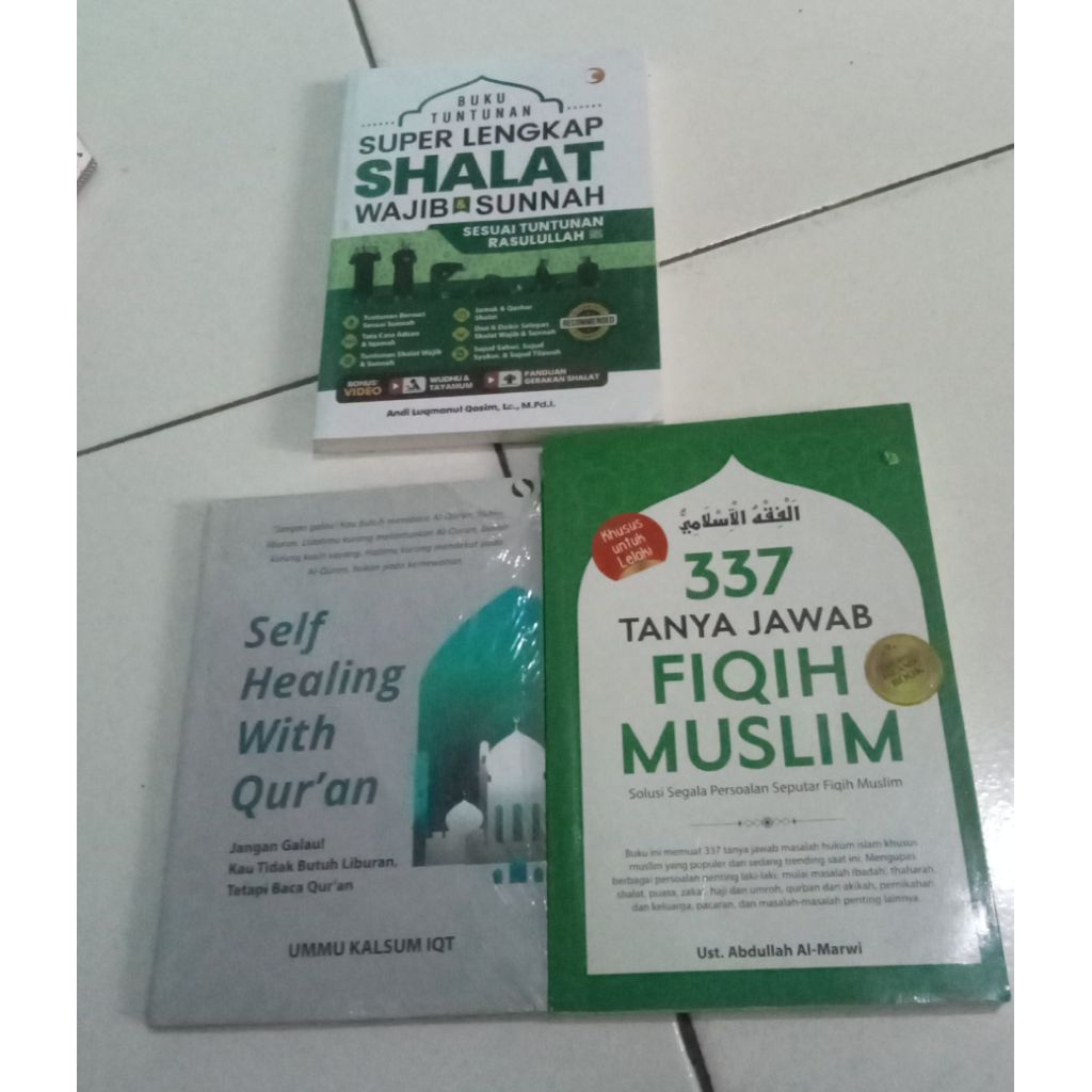 paket:3 buku;sholat lengkap,piqih wanita,shelf heling quran