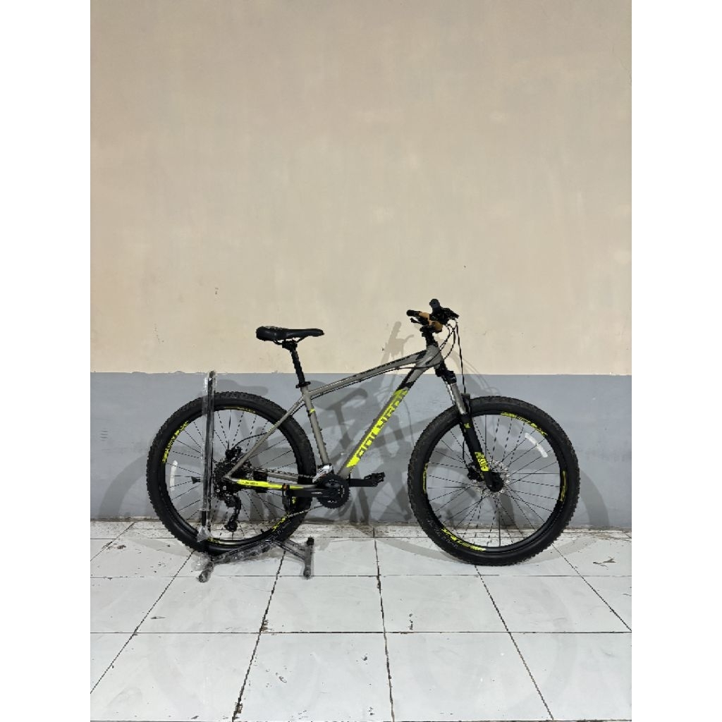 POLYGON PREMIER 5 TAHUN 2022