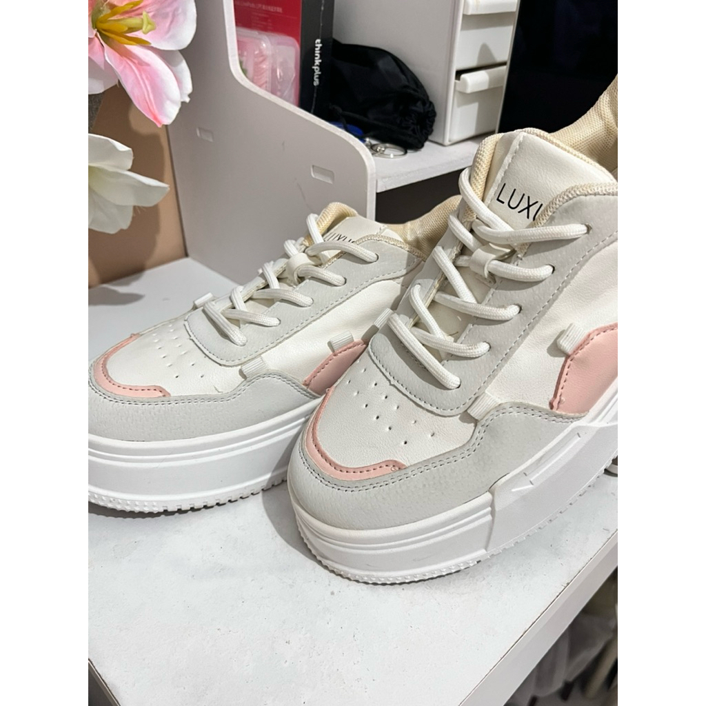 [PRELOVED] Luxus Shoes - Luxus Sneakers - Korean Shoes - Sepatu Korean Style