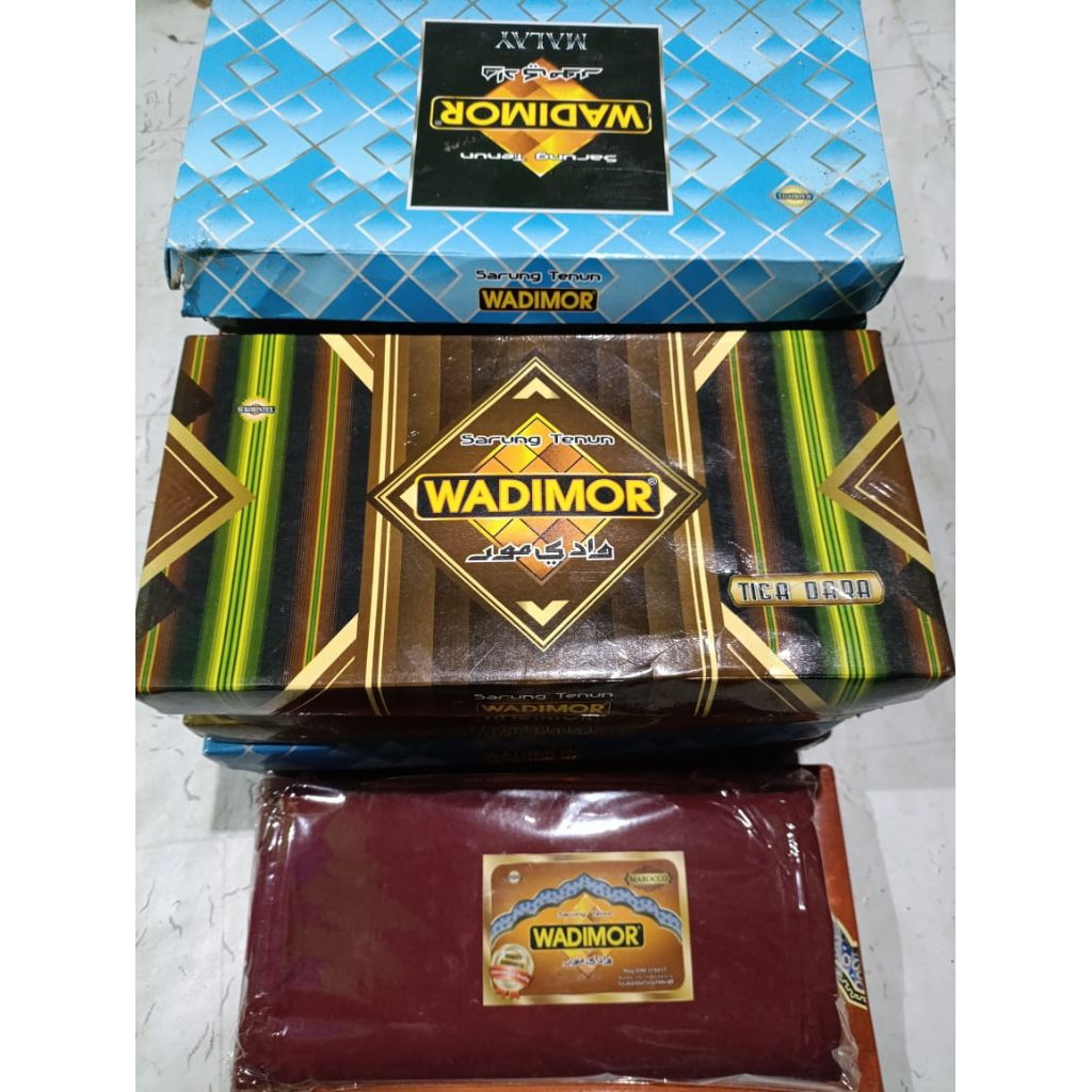sarung wadimor marocco warna merah polos