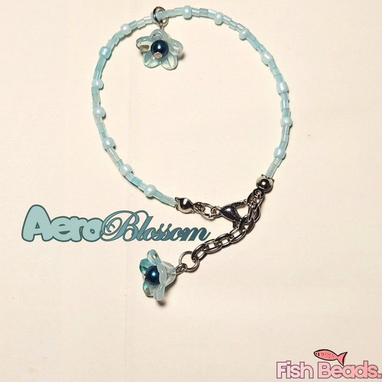 Aero Blossom - by fish_beads. gelang manik simpel bunga biru