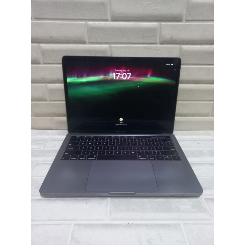 MacBook Pro 13-inch, 2019•