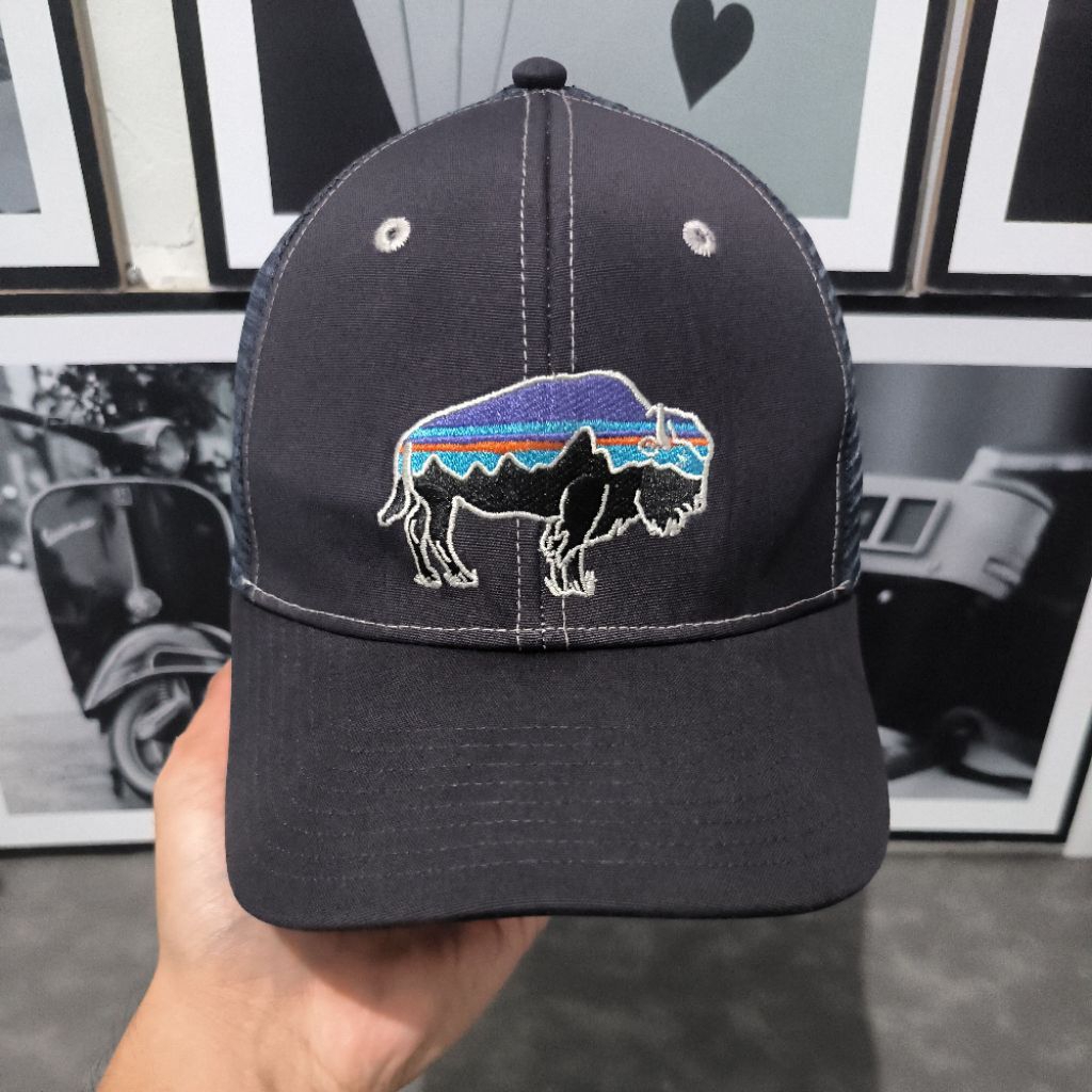 Topi Patagonia Byson Logo Trucker Original