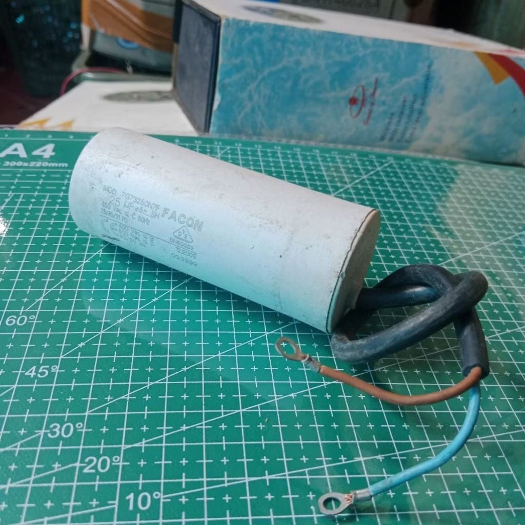 kapasitor AC tipe run FACON 25u F (mikrofarad)450 VAC