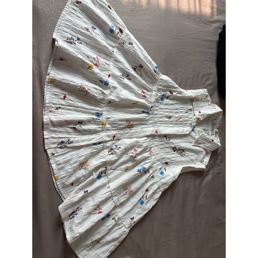 hakana blouse rempel putih motif bunga