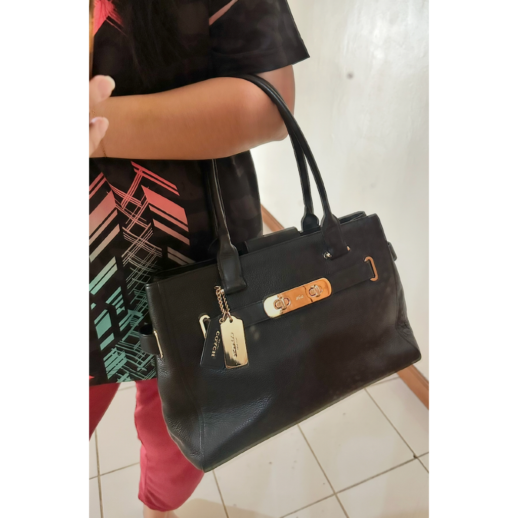 Coach Swagger 33 Tote | Kulit Asli