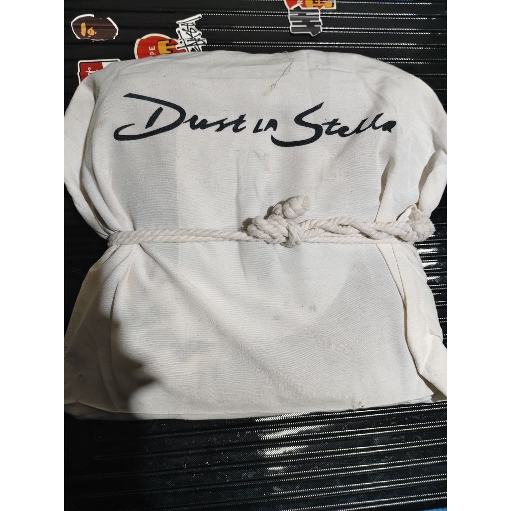 varsity dust la stella