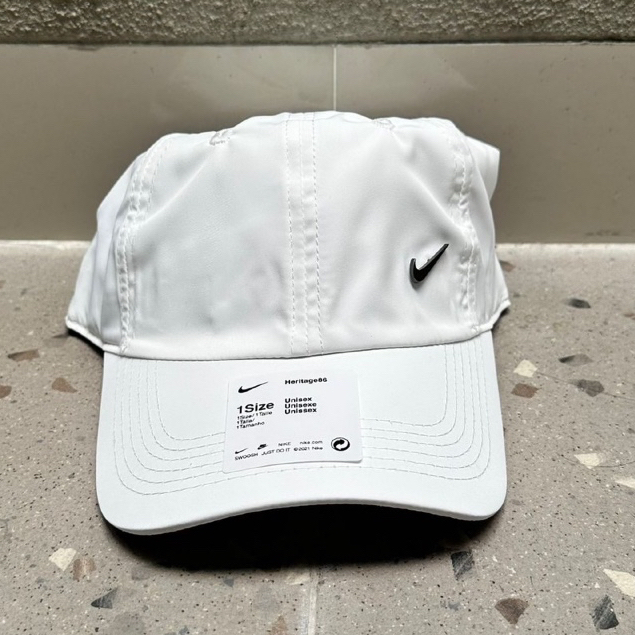 TOPI BASEBALL NIKE METAL SIDE LOGO ORIGINAL WHITE CAPS / TOPI DRYFIT