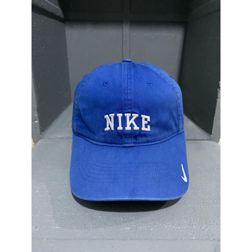 topi centang biru