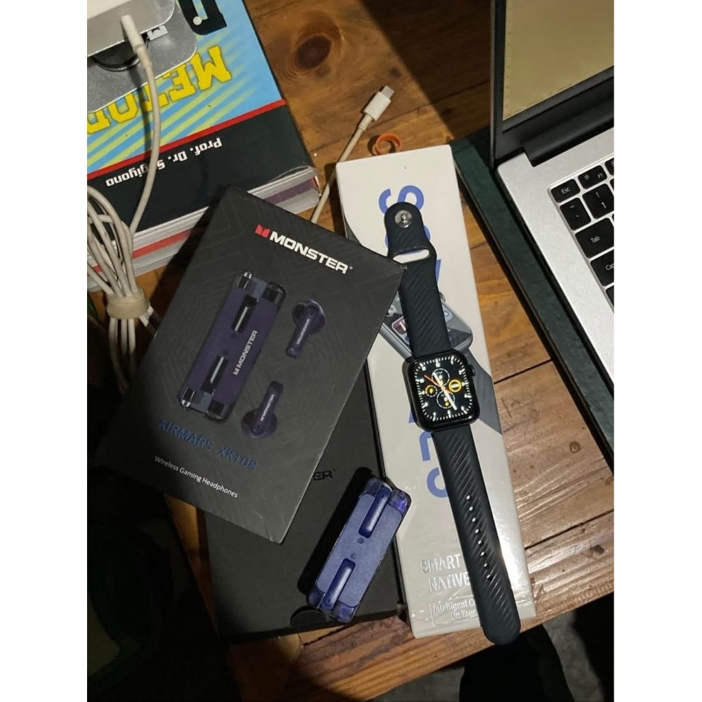 Smartwatch Itel & TWS Monster KT08