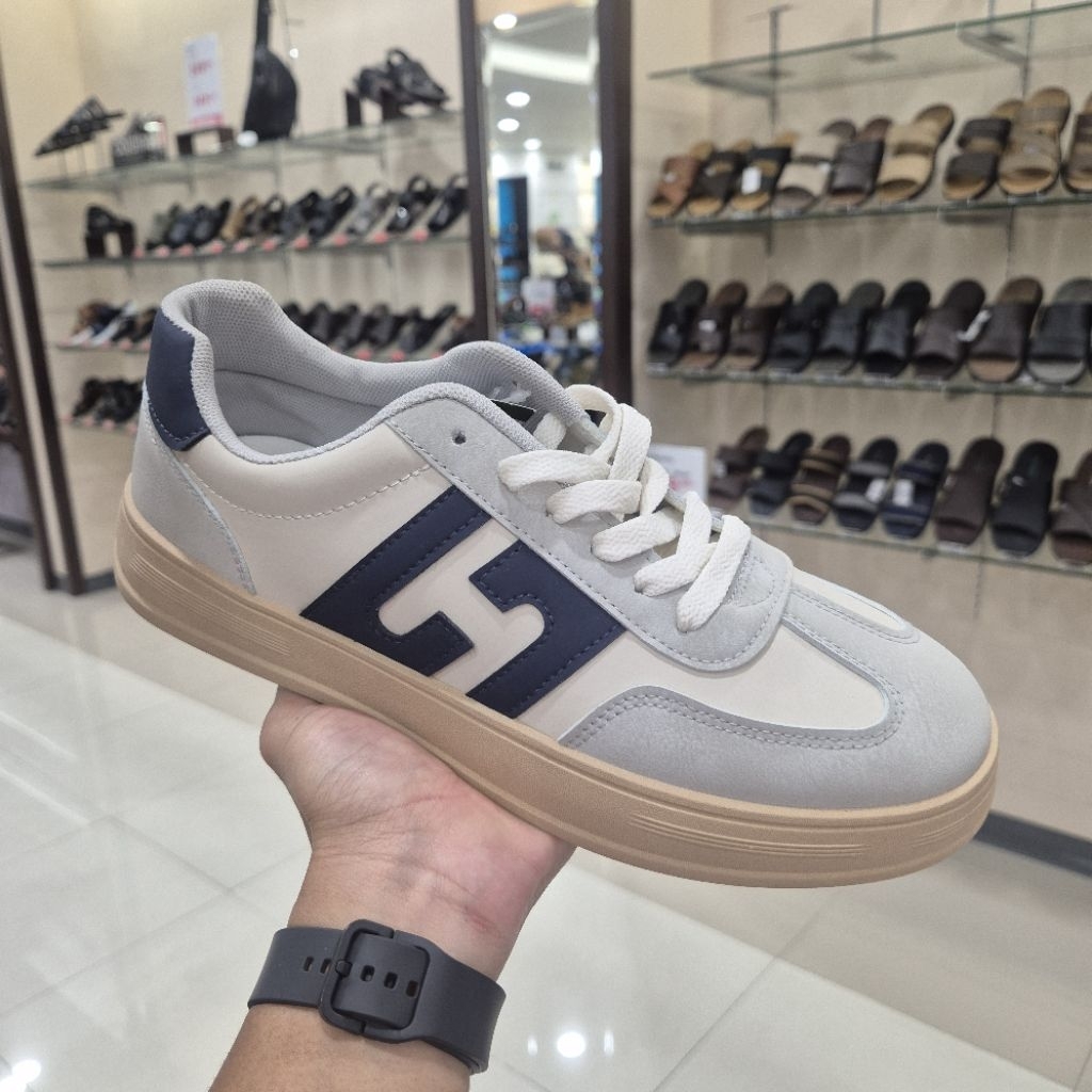ROCK VALLEY Sepatu pria best seller size 39-43