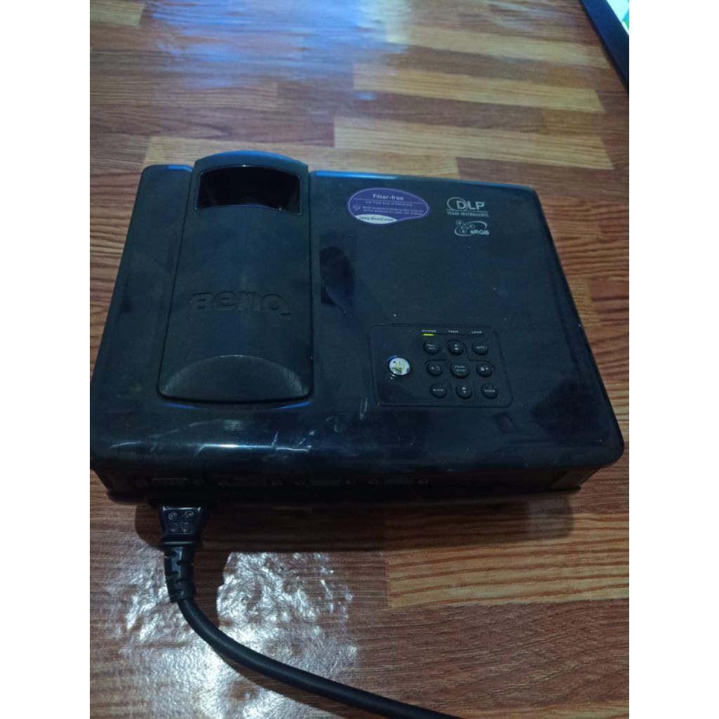 proyektor benq mp515 minus