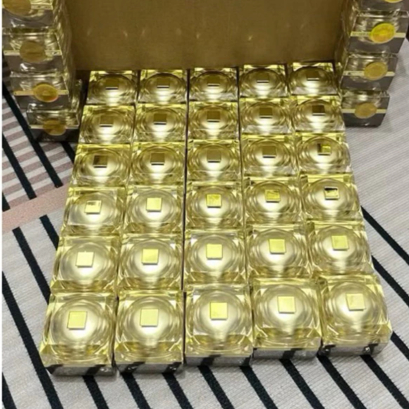 CMG SKINCARE BY ICUT Mencerahkan Wajah, Mengatasi Bekas Jerawat, Pengelupasan Tipis