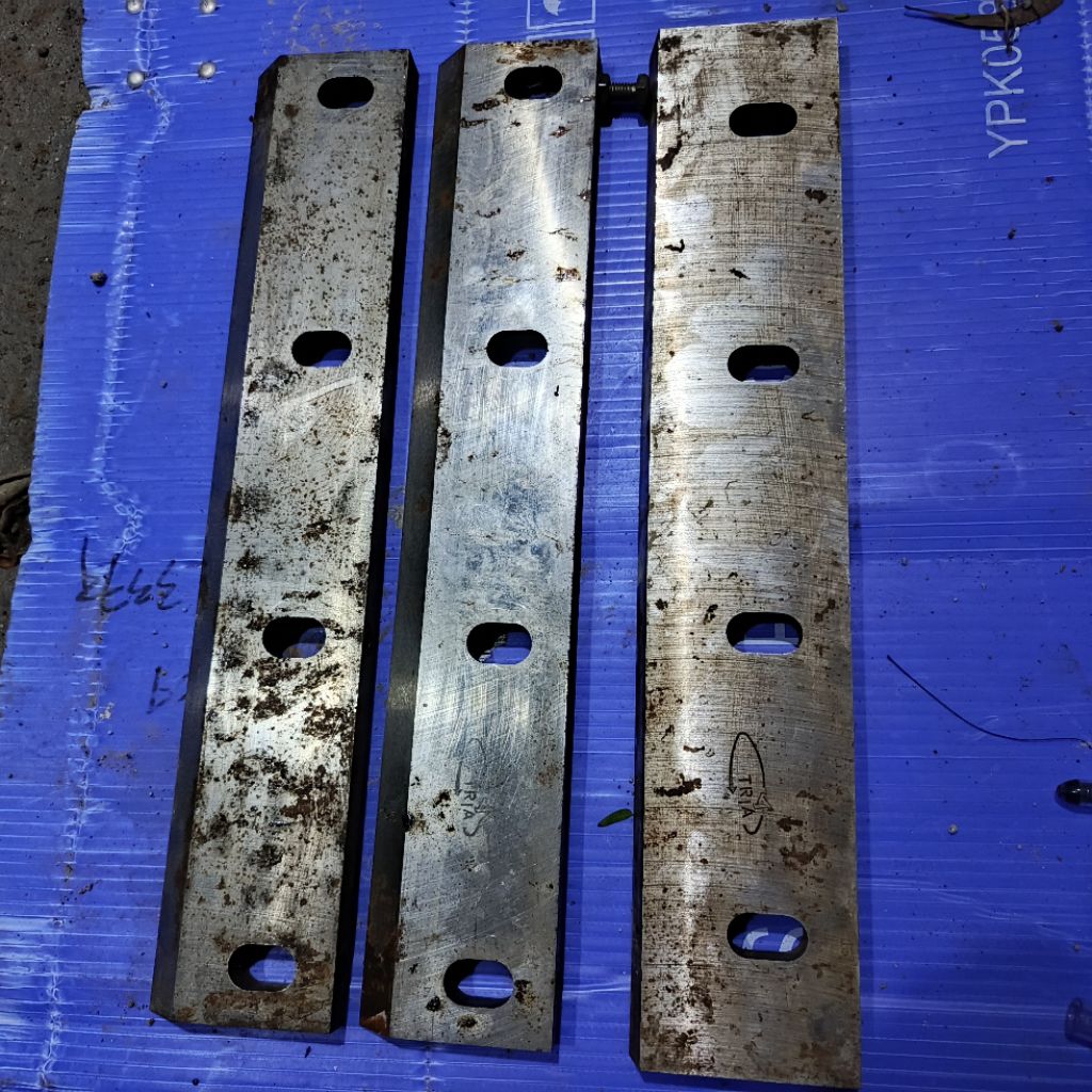 besi bahan baja skd11