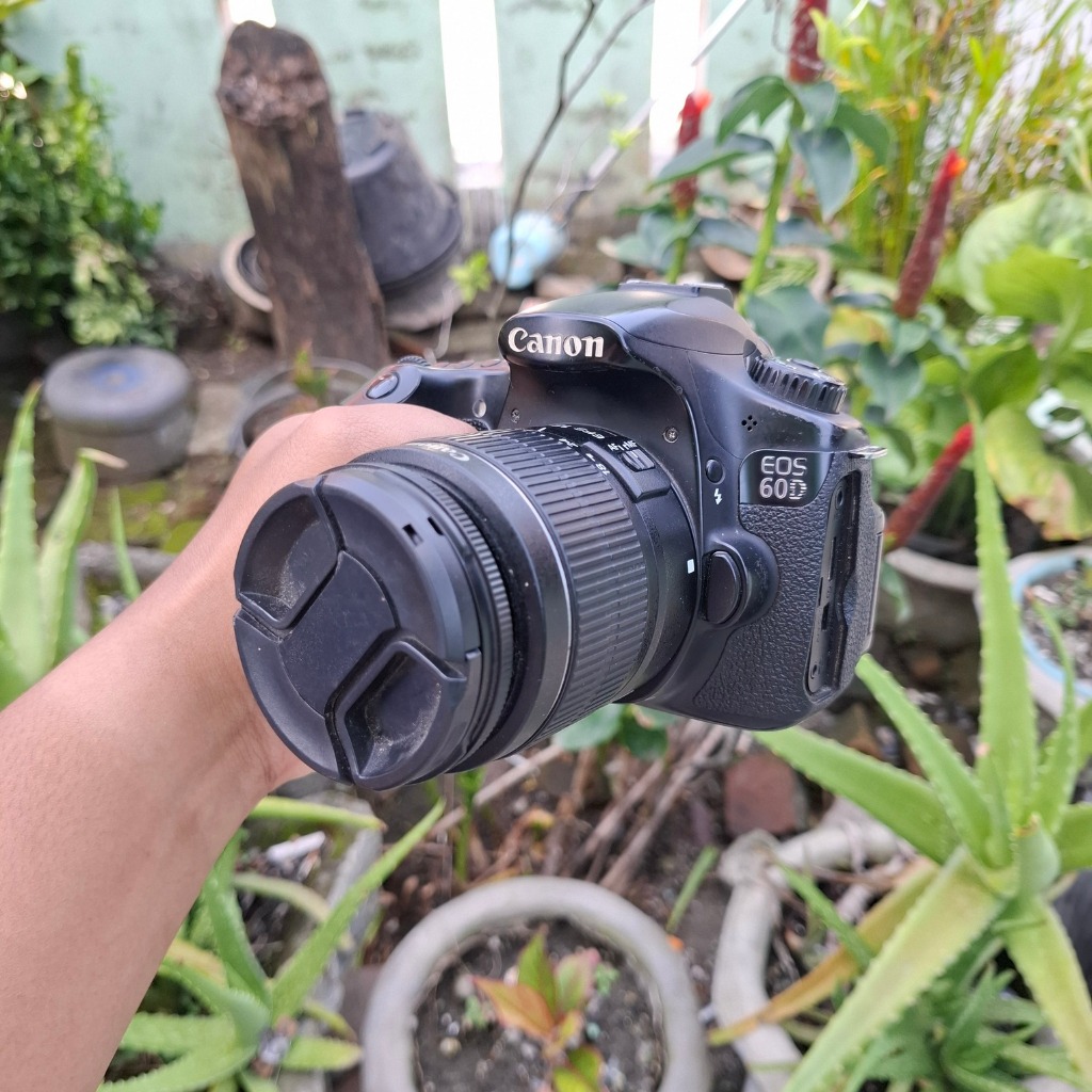 (SECOND) KAMERA DSLR CANON 60D & LENSA CANON 18-55mm IS II