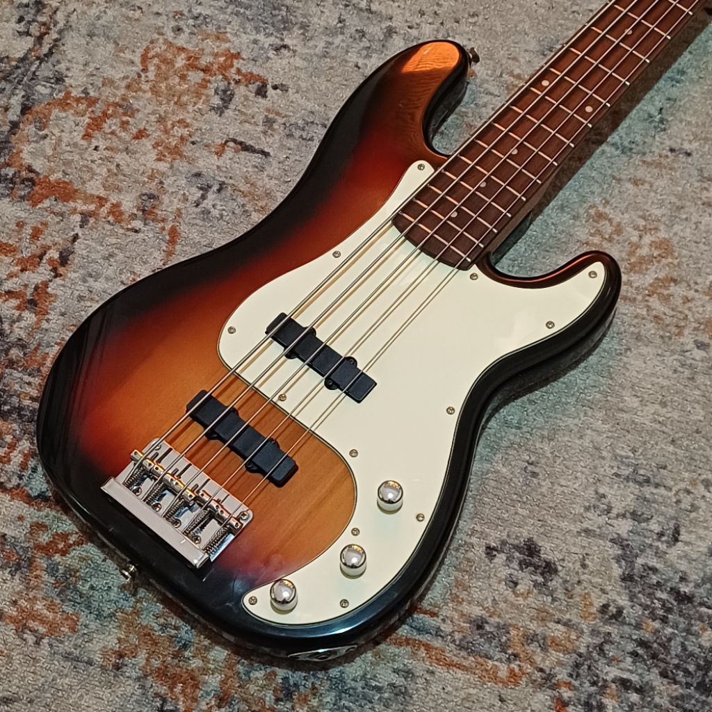 Squier Standard Precision V 5-String Bass