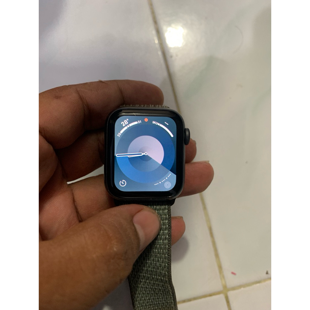 Jam Apple watch generasi 4 original