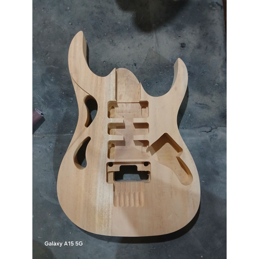 body ibanez jem pia kayu mahony tremolo zps