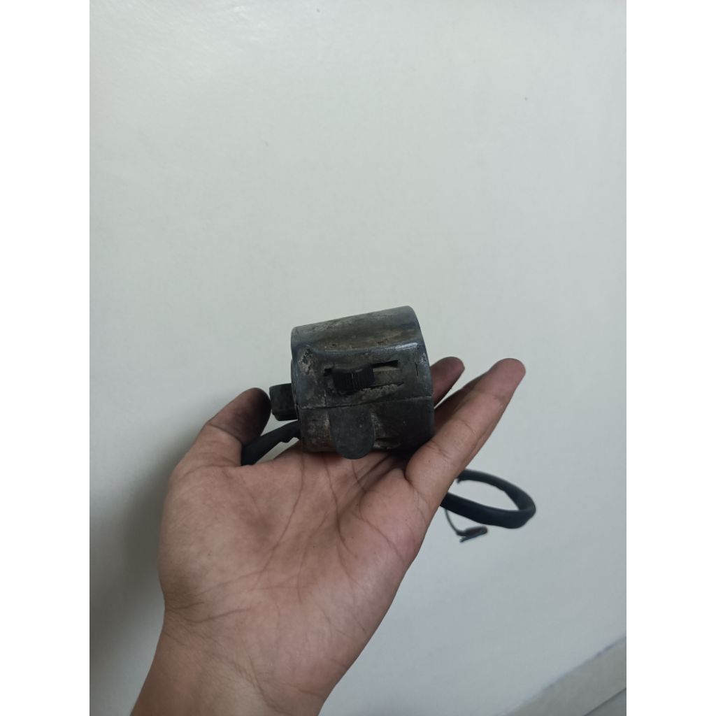 holder kanan gl 100 original