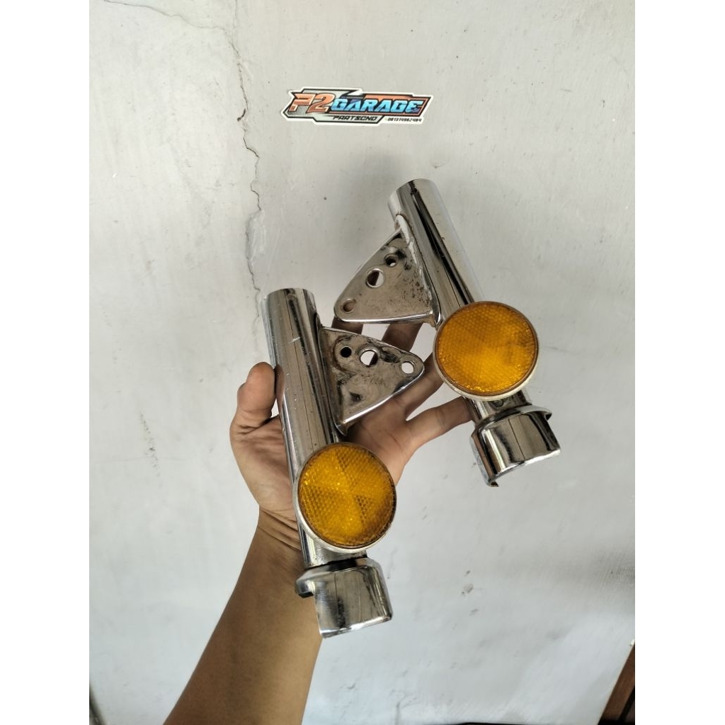 Kupingan lampu pangkon lampu cb100 k5 original set mata kucing