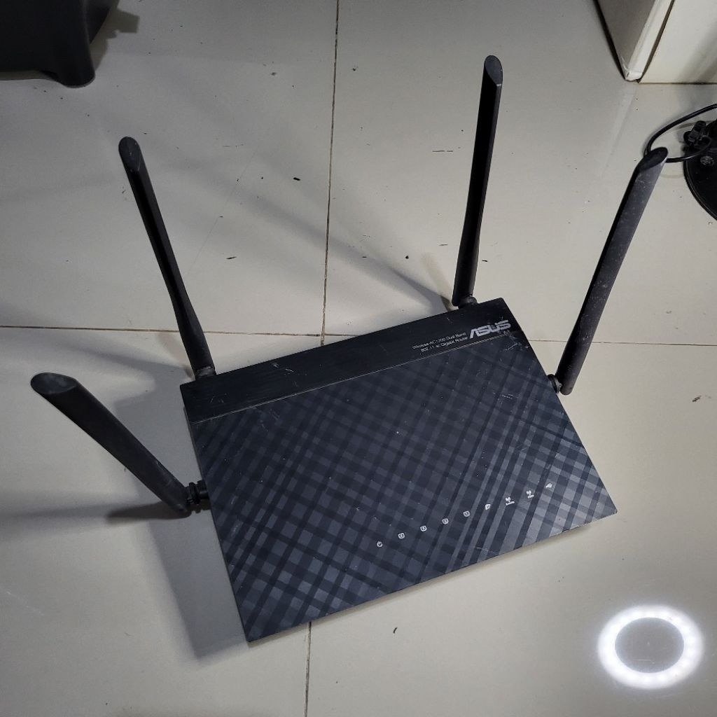 router asus pecah bagian bawah