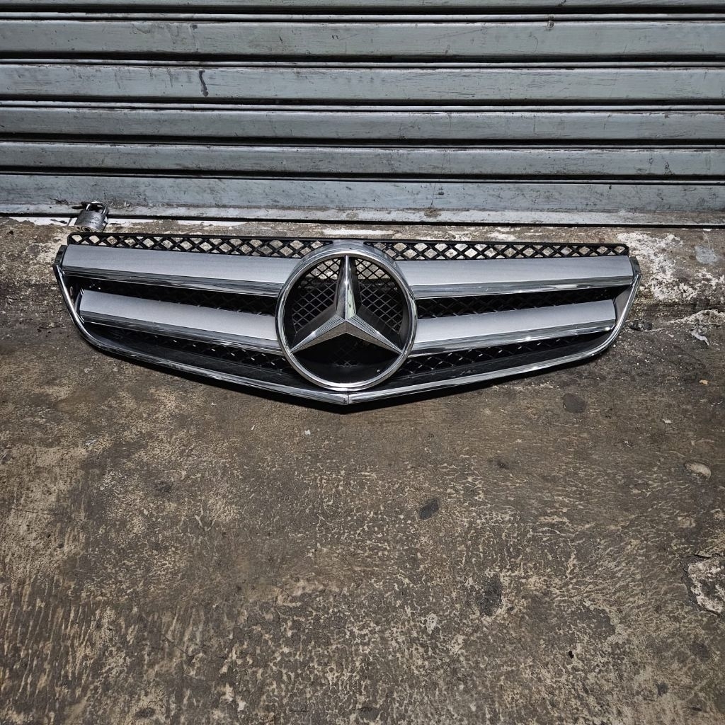 Grill Mercedes Benz E250 Coupe Original