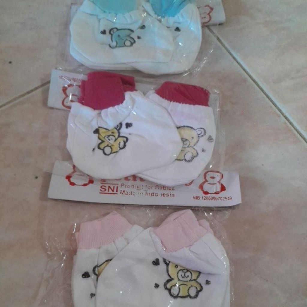 1 bks sarung tangan kaki