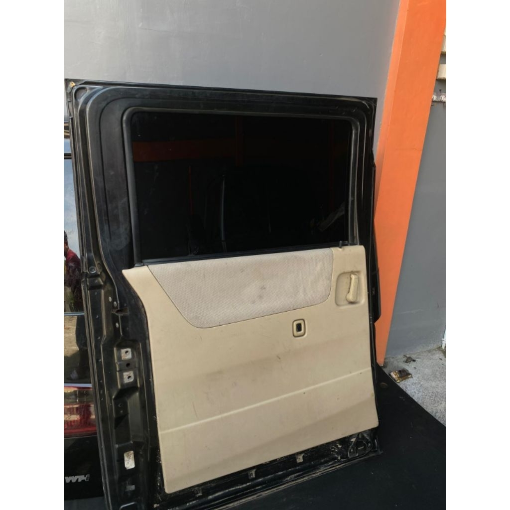 Pintu Luxio Kiri Tengah