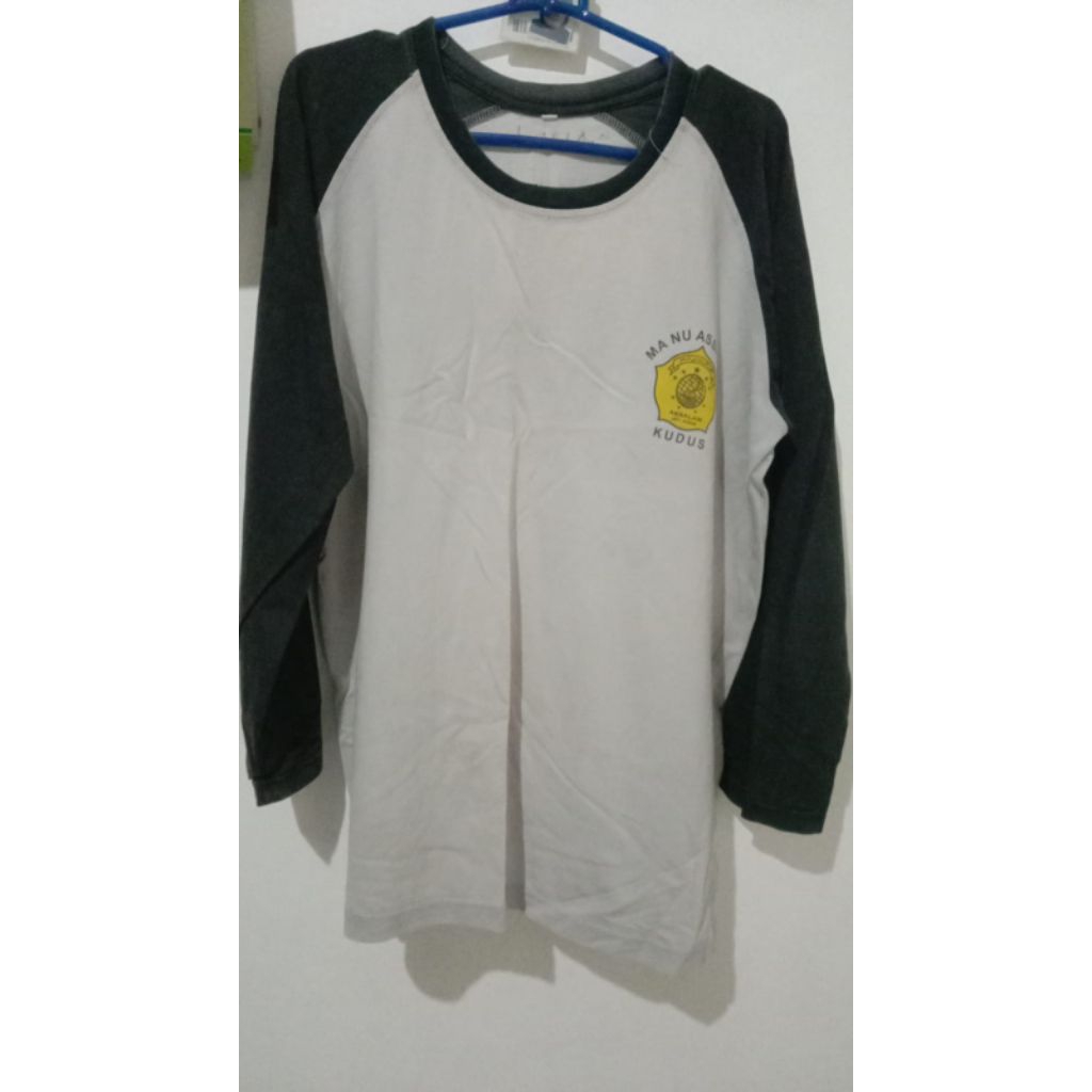 preloved kaos olahraga