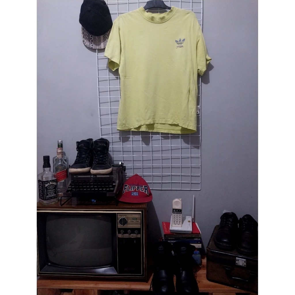 kaos vintage adibas bekas second preloved