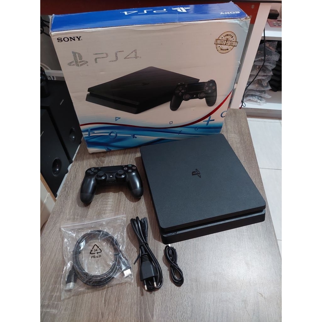 PS4 slim original 500gb Second like new