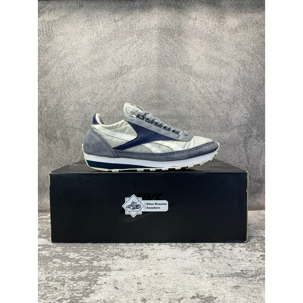 Sepatu Second  Reebok Aztec Grey/Navy  Size 39 insole 25 cm  Original Guarantee 100%