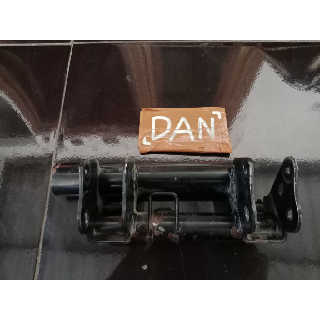 mounting mio j 115 pangkon mesin dudukan mesin mio j 115 ori lepasan