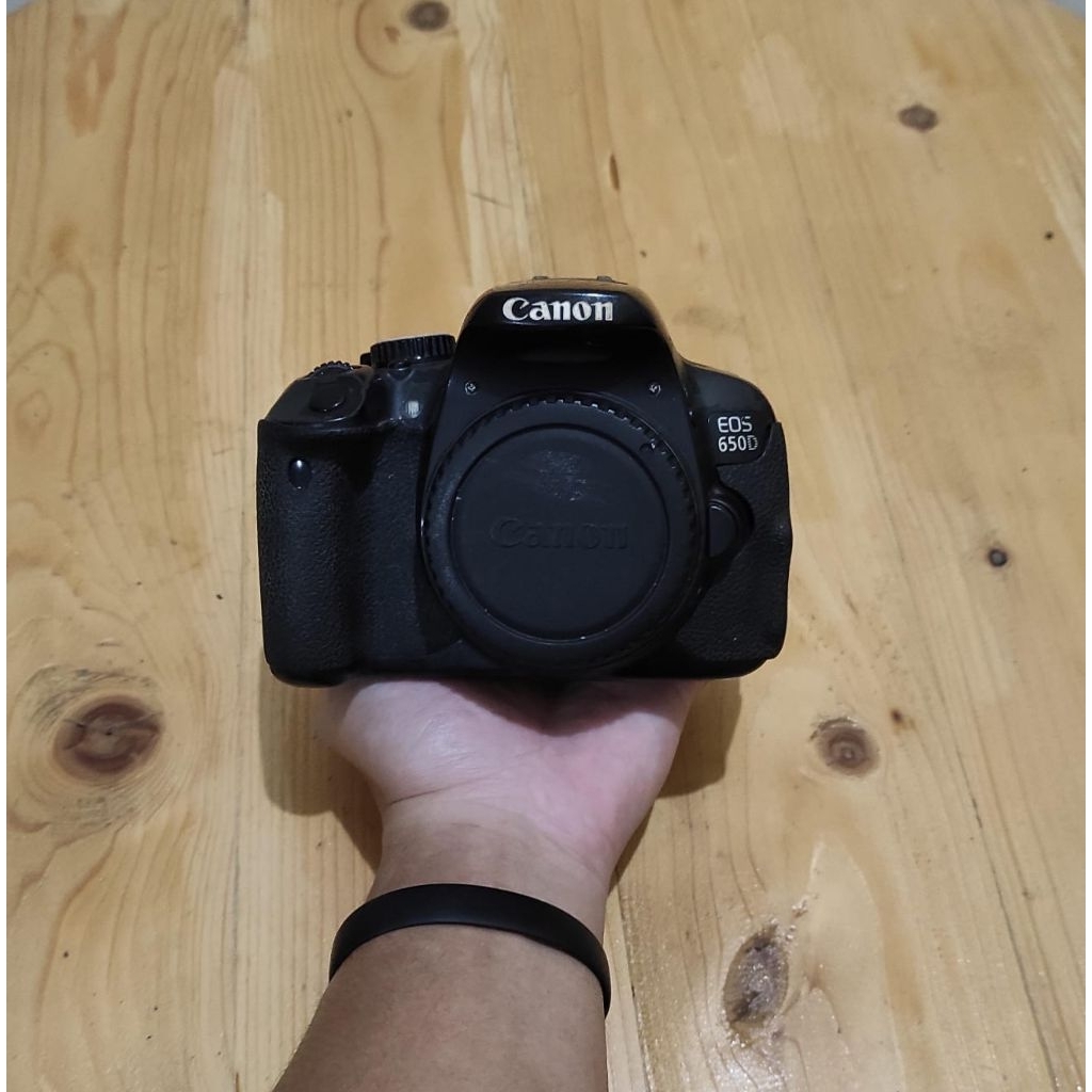 KAMERA CANON 650D BODY ONLY