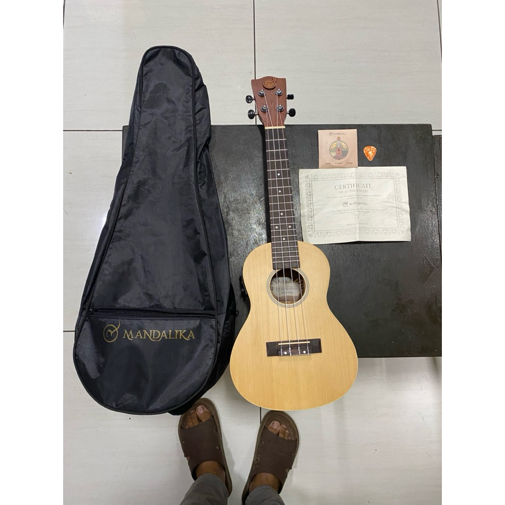 UKULELE CONCERTO MANDALIKA AKUSTIK ELEKTRIK SECOND