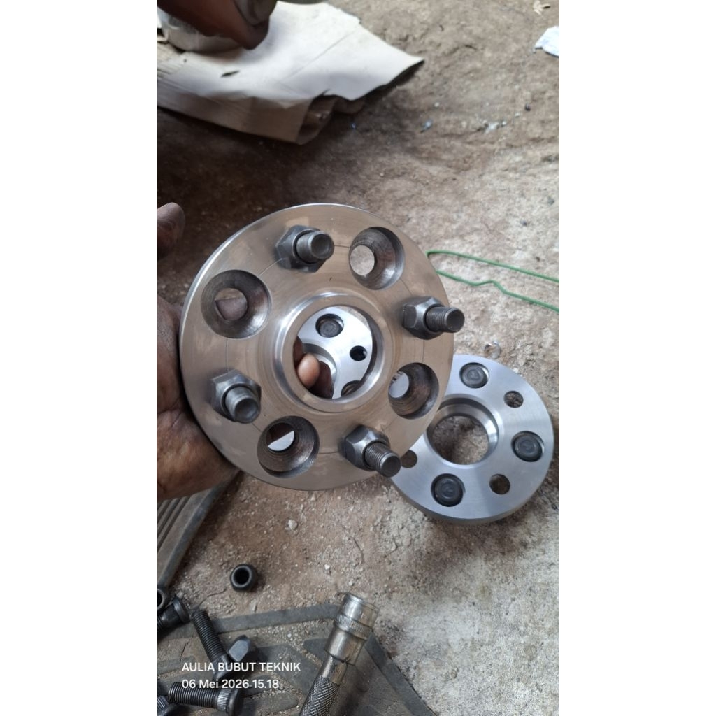 adaptor velg mobil dari 4x108 ke velg 4x114 2cm (4pcs)