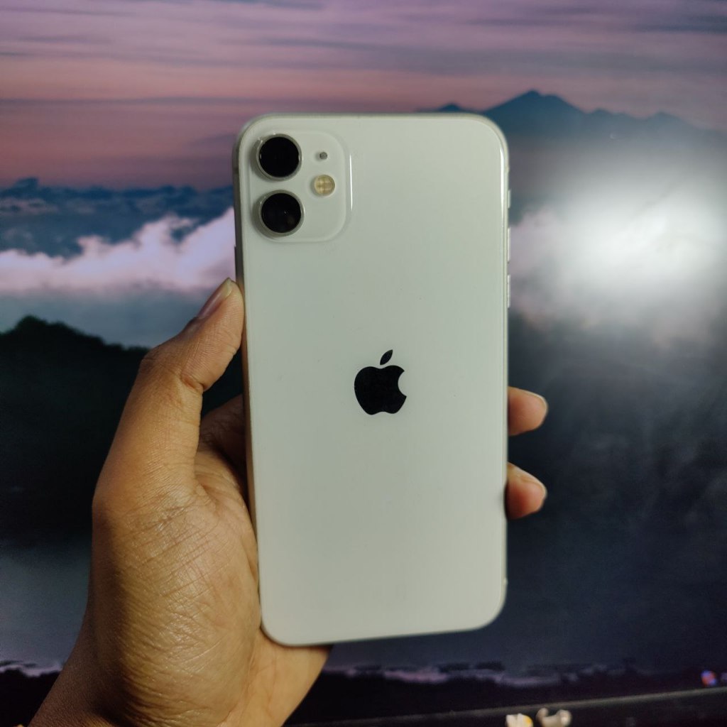 [Zenith Gadget Store] iPhone 11 128GB White Putih Second Murah Minus Sinyal Kadang E Riwayat IC Bea 
