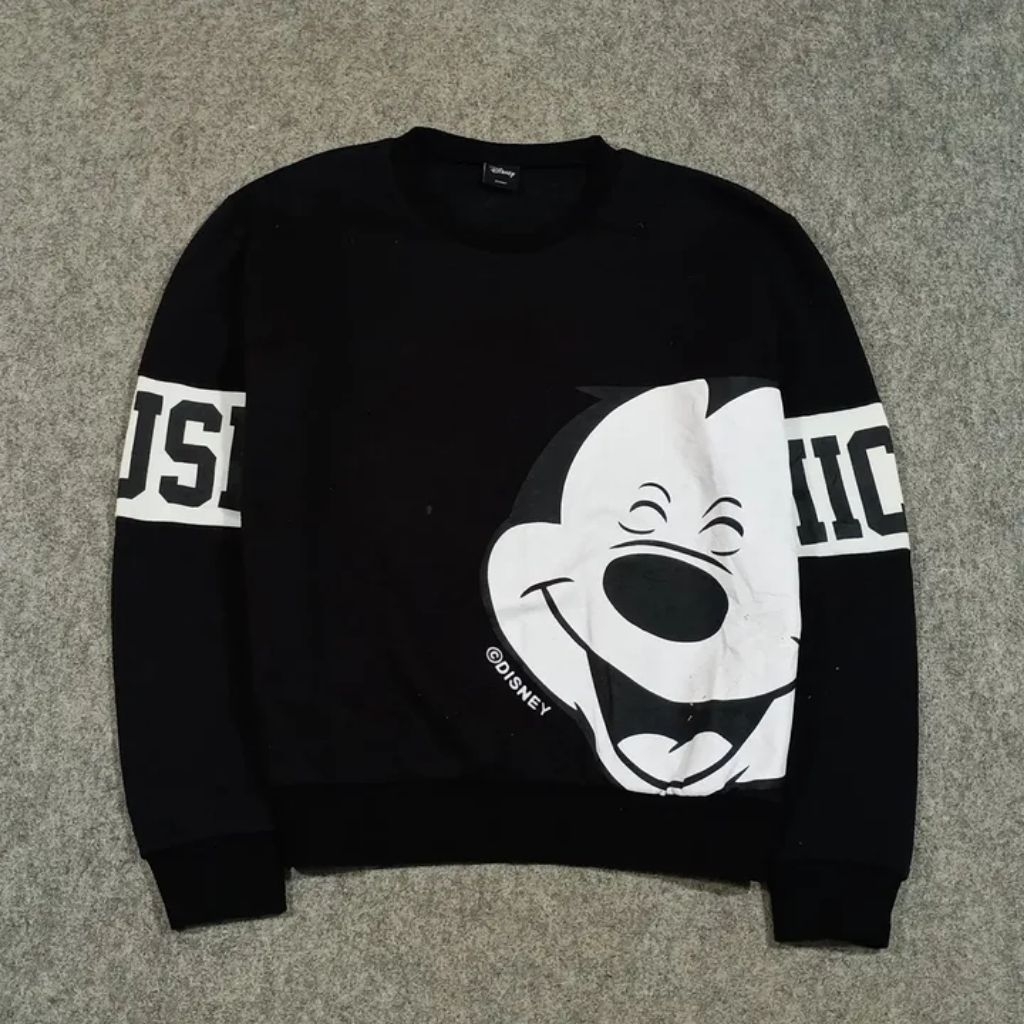 crewneck hitam pria DISNEY size M second