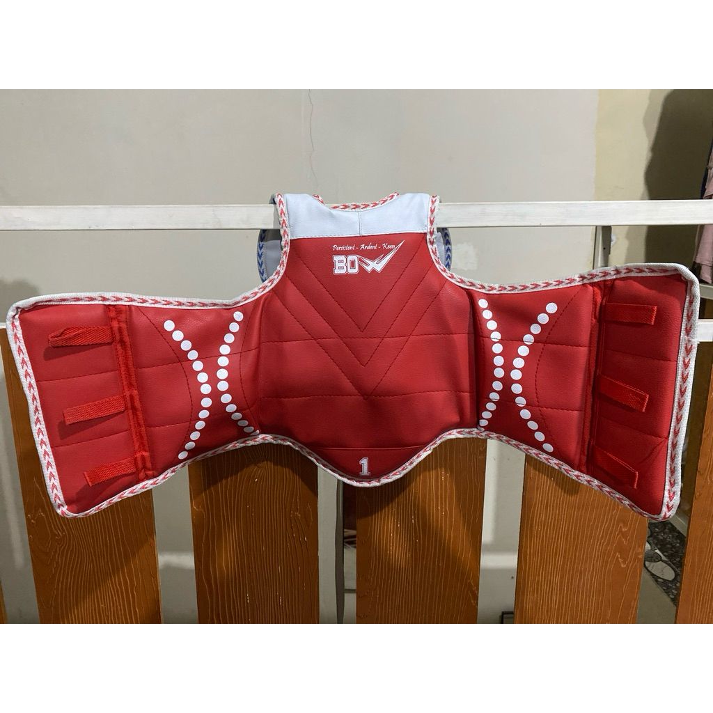 pelindung badan taekwondo BOW (second like new)